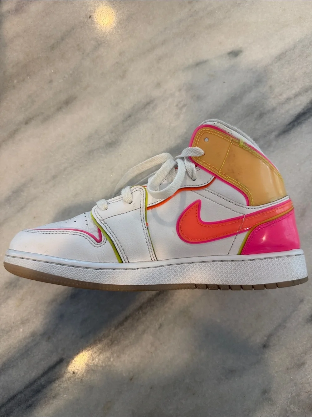 Jordan 1 Mid Edge Glow (GS) Size 7 Youth